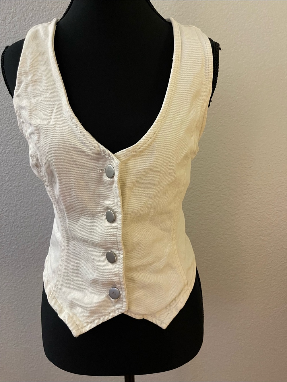 French Connection Cream Sleeveless Button-Front Vest
